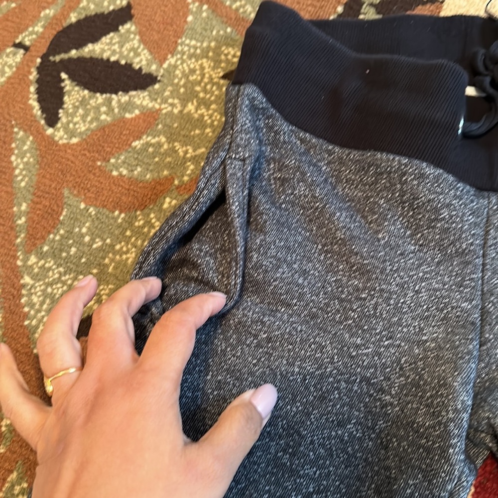 Guess Knee Length Trouser - Picture 7 of 7